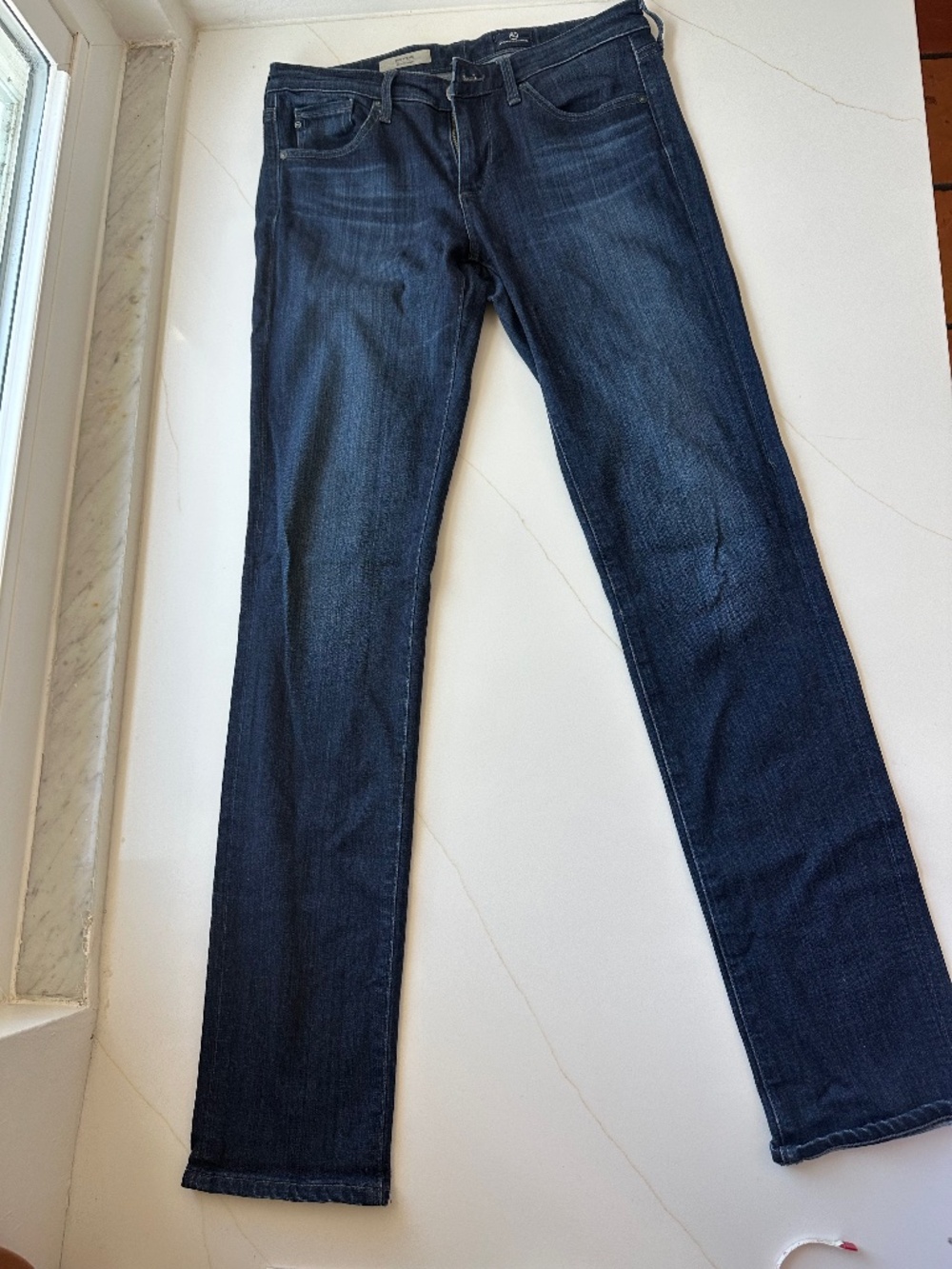 Size 26R AG skinny jeans